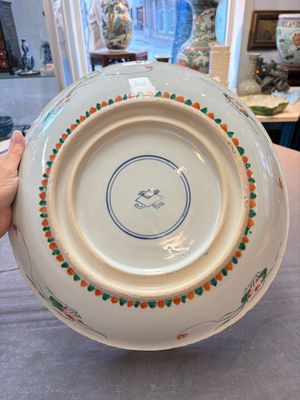 A large Chinese famille verte 'qilin and phoenix' dish, Kangxi — 照片 7