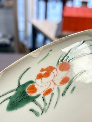 A large Chinese famille verte 'qilin and phoenix' dish, Kangxi — 照片 9