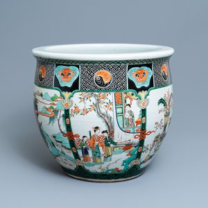 A large Chinese famille verte relief-moulded fish bowl, 19th C. — photo 1