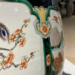A large Chinese famille verte relief-moulded fish bowl, 19th C. — photo 15