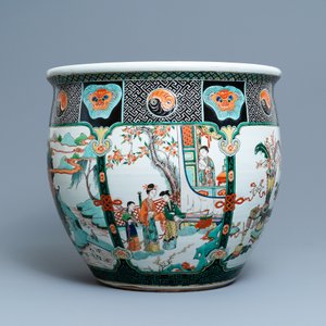 A large Chinese famille verte relief-moulded fish bowl, 19th C. — photo 2