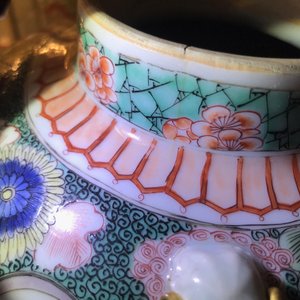 A large Chinese famille verte teapot or ewer, Kangxi — photo 10
