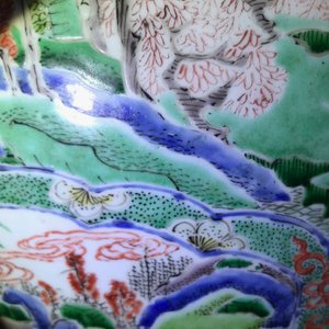 A large Chinese famille verte vase and cover with figures in fluvial landscapes, Kangxi — photo 33