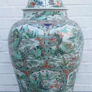 A large Chinese famille verte vase and cover with figures in fluvial landscapes, Kangxi — photo 13