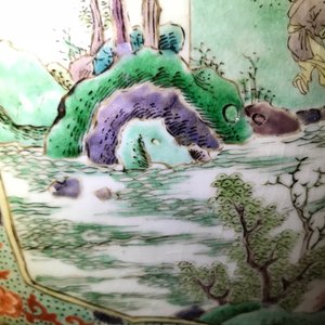 A large Chinese famille verte vase and cover with figures in fluvial landscapes, Kangxi — photo 37