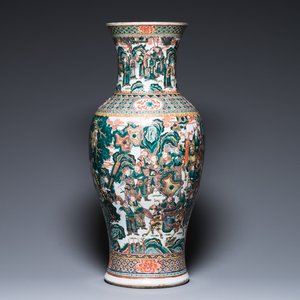 A large Chinese famille verte vase with a war scene, 19th C. — 照片 1