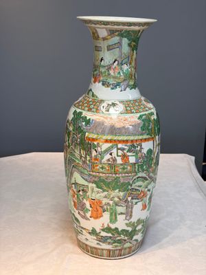 A large Chinese famille verte vase with figures in a garden, 19th C. — photo 3