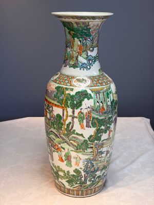 A large Chinese famille verte vase with figures in a garden, 19th C. — photo 4
