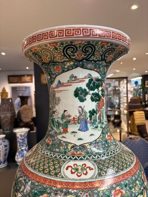 A large Chinese famille verte vase with narrative design, 19th C. — photo 13