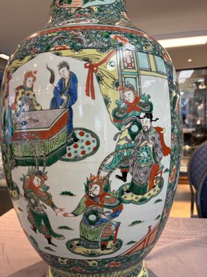 A large Chinese famille verte vase with narrative design, 19th C. — photo 10
