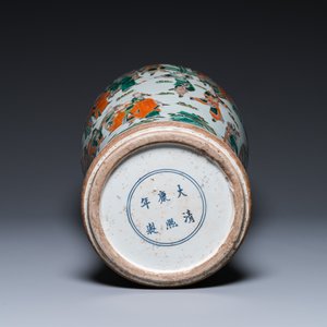A large Chinese famille verte vase with narrative design, Kangxi mark, 19th C. — 照片 6