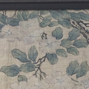 A large Chinese framed scroll painting with birds and flowers, 18th C. — photo 5