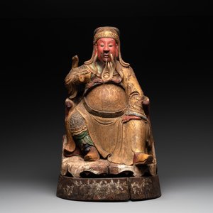 A large Chinese gilt- and polychromed wooden sculpture of a divinity, 19th C. — photo 2