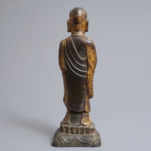 A large Chinese gilt bronze figure of Mahakasyapa, Ming — photo 4