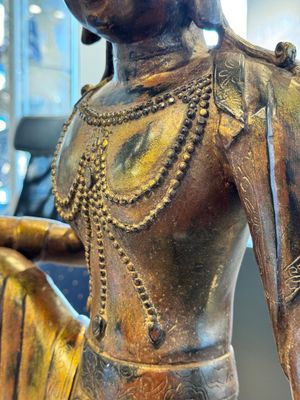 A large Chinese gilt bronze seated Bodhisattva, 20th C. — 照片 9