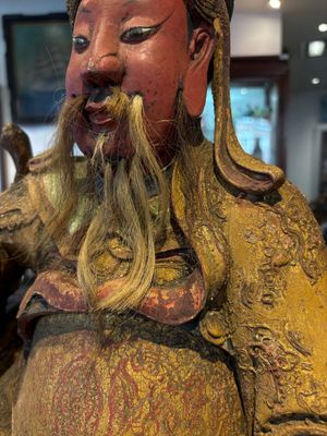 A large Chinese gilt-lacquered and polychrome wooden figure of Guandi, 19th C. — photo 12