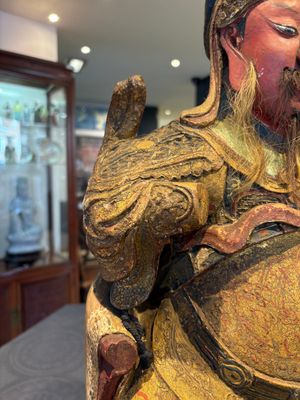 A large Chinese gilt-lacquered and polychrome wooden figure of Guandi, 19th C. — photo 13