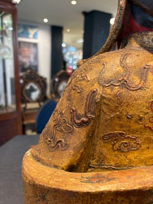 A large Chinese gilt-lacquered and polychrome wooden figure of Guandi, 19th C. — photo 27