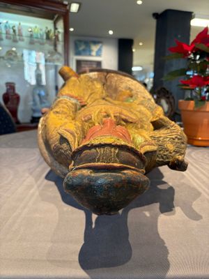 A large Chinese gilt-lacquered and polychrome wooden figure of Guandi, 19th C. — photo 5