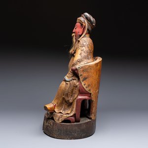 A large Chinese gilt-lacquered and polychrome wooden figure of Guandi, 19th C. — photo 3