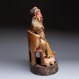 A large Chinese gilt-lacquered and polychrome wooden figure of Guandi, 19th C. — photo 5