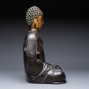 A large Chinese gilt-lacquered bronze Buddha, 17th C. — photo 5