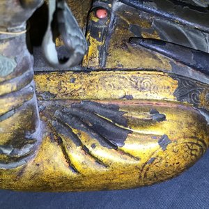 A large Chinese gilt-laquered and inlaid bronze figure of Zhenwu on gilt wooden base, Ming — 照片 32