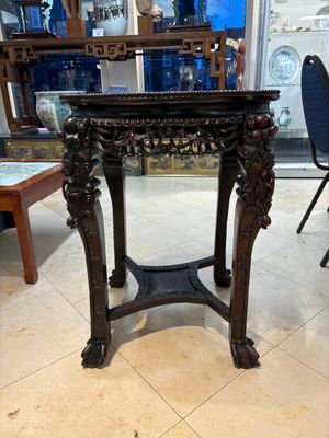 A large Chinese hongmu stand, 19th C. — photo 2
