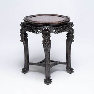 A large Chinese hongmu stand, 19th C. — photo 1
