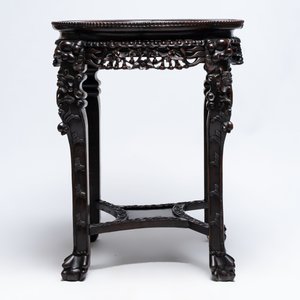 A large Chinese hongmu stand, 19th C. — photo 3