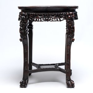 A large Chinese hongmu stand, 19th C. — photo 4