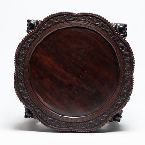 A large Chinese hongmu stand, 19th C. — photo 6