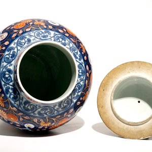 A large Chinese Imari style baluster jar and cover, 18/19th C. — 照片 5