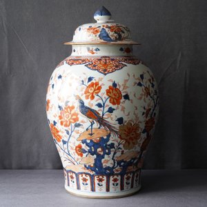 A large Chinese Imari-style baluster jar and cover, Kangxi — 照片 31