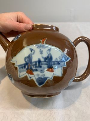 A large Chinese Imari-style capucin-brown-ground teapot and cover, Qianlong — 照片 13