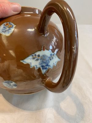 A large Chinese Imari-style capucin-brown-ground teapot and cover, Qianlong — 照片 14