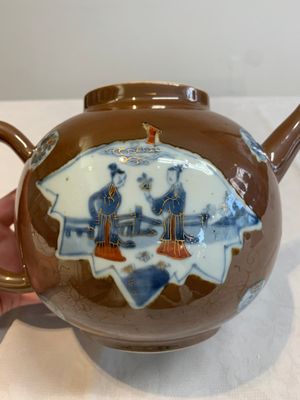 A large Chinese Imari-style capucin-brown-ground teapot and cover, Qianlong — 照片 10