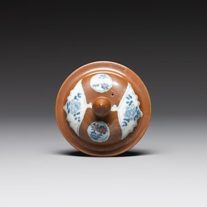 A large Chinese Imari-style capucin-brown-ground teapot and cover, Qianlong — 照片 7