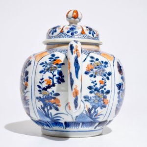 A large Chinese Imari style lotus-shaped teapot and cover, Kangxi — 照片 5