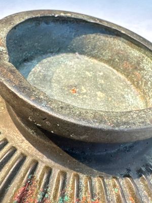 A large Chinese inscribed archaic bronze cover of a 'Gui 簋' vessel, Western Zhou — photo 14