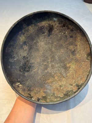 A large Chinese inscribed archaic bronze cover of a 'Gui 簋' vessel, Western Zhou — photo 2