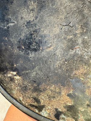 A large Chinese inscribed archaic bronze cover of a 'Gui 簋' vessel, Western Zhou — photo 3