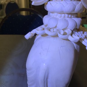 A large Chinese ivory group of an elephant with two ladies, 1st half 20th C. — 照片 13