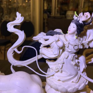 A large Chinese ivory group of an elephant with two ladies, 1st half 20th C. — 照片 9