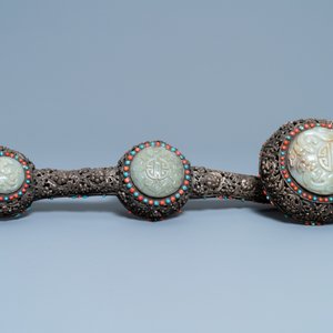 A large Chinese jade-embellished coral- and turquoise-inlaid ruyi scepter, 19th C. — 照片 6