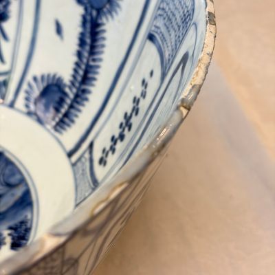 A large Chinese 'Kraak' blue and white 'Mountainous Landscape' bowl — foto 8