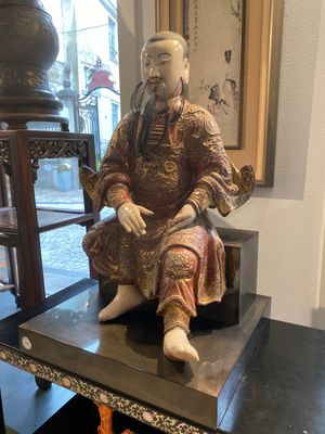 A large Chinese lacquered and polychromed wood sculpture of Guandi, 18th C. — 照片 3