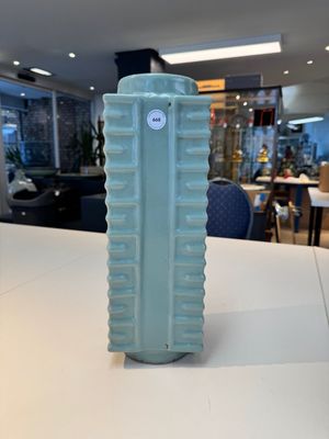 A large Chinese Longquan celadon 'cong' vase, Song/Yuan — 照片 1