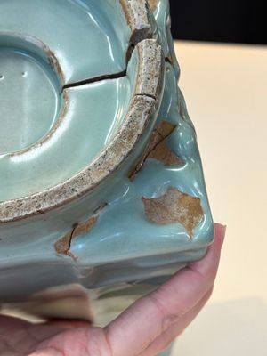 A large Chinese Longquan celadon 'cong' vase, Song/Yuan — 照片 11