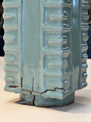 A large Chinese Longquan celadon 'cong' vase, Song/Yuan — 照片 6